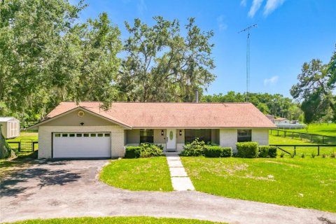 House in Citra, Florida 3 bedrooms, 202.34 sq.m. № 2131610