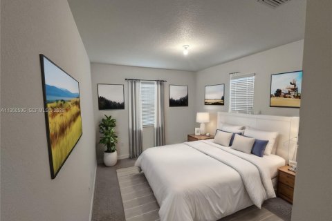 House in Miami, Florida 4 bedrooms, 277.5 sq.m. № 2006826 - photo 6