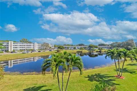 Condominio en venta en Deerfield Beach, Florida, 2 dormitorios, 79.9 m2 № 1979903 - foto 1