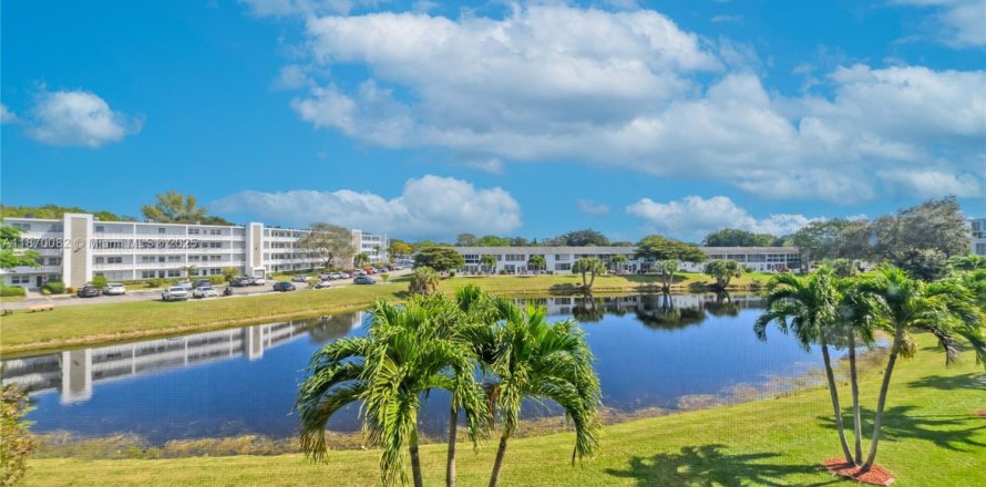 Condominio en Deerfield Beach, Florida, 2 dormitorios № 1979903