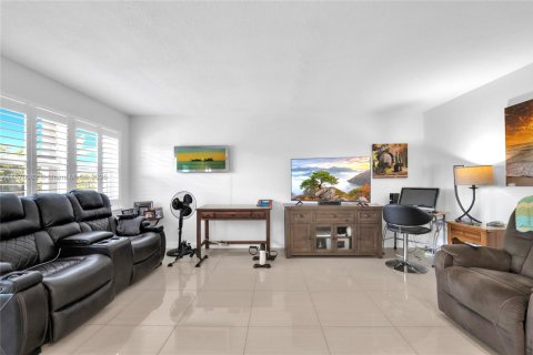 Condominio en venta en Deerfield Beach, Florida, 2 dormitorios, 79.9 m2 № 1979903 - foto 9
