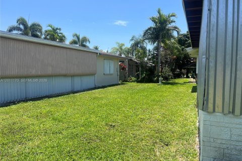 Casa en venta en Tamarac, Florida, 2 dormitorios, 146.69 m2 № 2076082 - foto 18