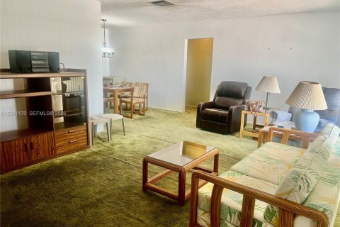 Casa en venta en Tamarac, Florida, 2 dormitorios, 146.69 m2 № 2076082 - foto 2