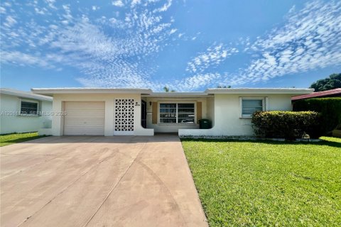 Casa en Tamarac, Florida 2 dormitorios, 146.69 m2 № 2076082