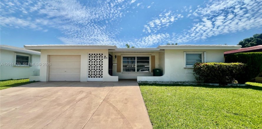 Casa en Tamarac, Florida 2 dormitorios, 146.69 m2 № 2076082