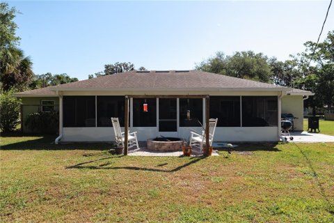 House in Edgewater, Florida 4 bedrooms, 189.52 sq.m. № 1718971 - photo 15