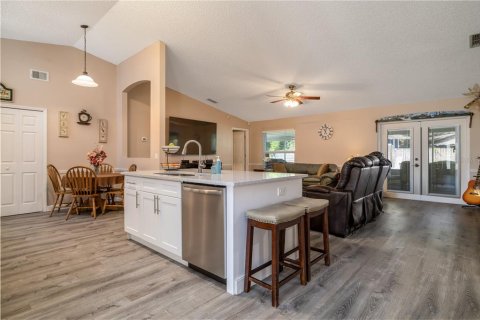 House in Edgewater, Florida 4 bedrooms, 189.52 sq.m. № 1718971 - photo 5
