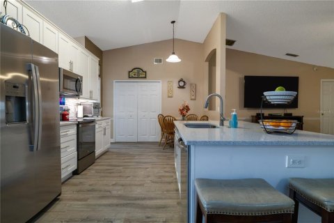 House in Edgewater, Florida 4 bedrooms, 189.52 sq.m. № 1718971 - photo 3