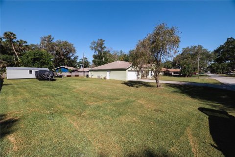 House in Edgewater, Florida 4 bedrooms, 189.52 sq.m. № 1718971 - photo 18