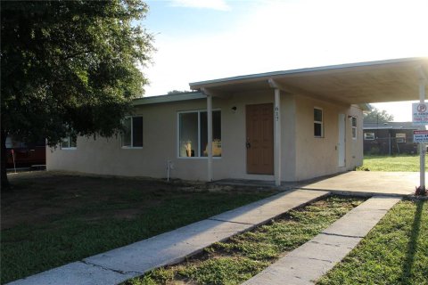 House in Haines City, Florida 4 bedrooms, 114.92 sq.m. № 2356650