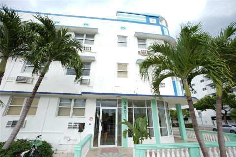 Copropriété à vendre à Miami Beach, Floride: 29.26 m2 № 2016797 - photo 2