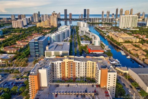 Кондоминиум с 3 комнатами в Авентура, Флорида № 2154559