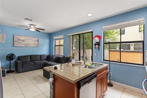 House in Tamarac, Florida 3 bedrooms, 150.32 sq.m. № 1881548 - photo 23