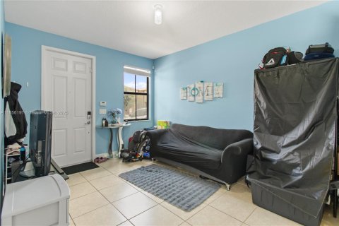 House in Tamarac, Florida 3 bedrooms, 150.32 sq.m. № 1881548 - photo 7