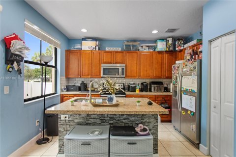 House in Tamarac, Florida 3 bedrooms, 150.32 sq.m. № 1881548 - photo 19