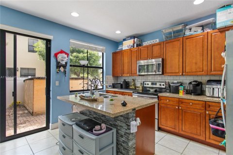 House in Tamarac, Florida 3 bedrooms, 150.32 sq.m. № 1881548 - photo 18