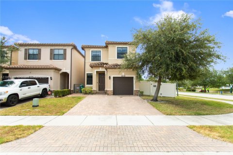 House in Tamarac, Florida 3 bedrooms, 150.32 sq.m. № 1881548 - photo 1