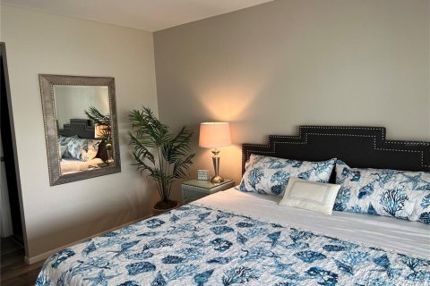 Condo in Bradenton, Florida, 2 bedrooms  № 1826837 - photo 24