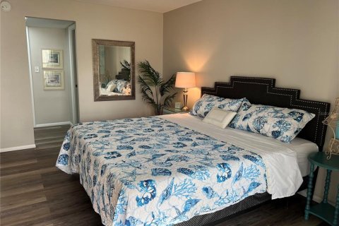 Condo in Bradenton, Florida, 2 bedrooms  № 1826837 - photo 22