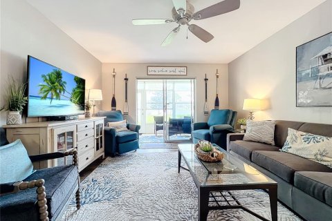 Condo in Bradenton, Florida, 2 bedrooms  № 1826837 - photo 10