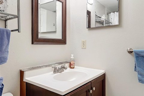 Condo in Bradenton, Florida, 2 bedrooms  № 1826837 - photo 28