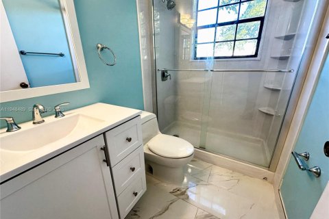 Condo in Coral Springs, Florida, 2 bedrooms  № 2007799 - photo 12