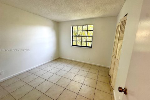 Condo in Coral Springs, Florida, 2 bedrooms  № 2007799 - photo 6