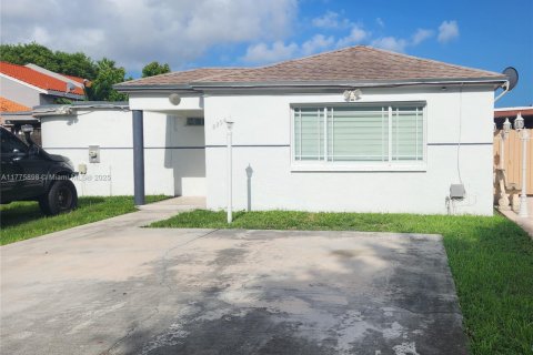 House in Miami, Florida 3 bedrooms, 151.52 sq.m. № 1693211 - photo 5