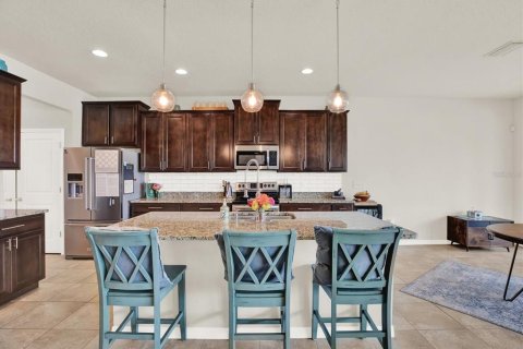 House in Palmetto, Florida 5 bedrooms, 339.19 sq.m. № 2313088 - photo 7