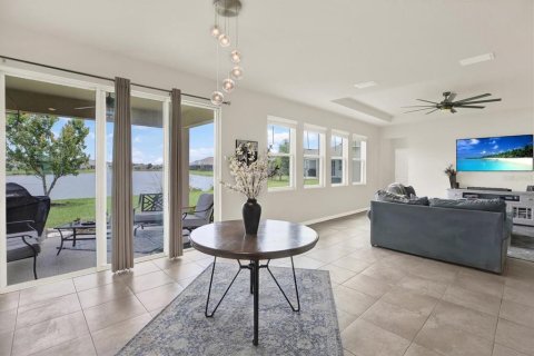 House in Palmetto, Florida 5 bedrooms, 339.19 sq.m. № 2313088 - photo 5