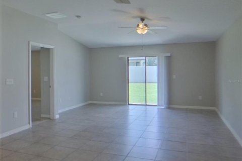 Casa en alquiler en Sun City Center, Florida, 4 dormitorios, 168.8 m2 № 1911912 - foto 3