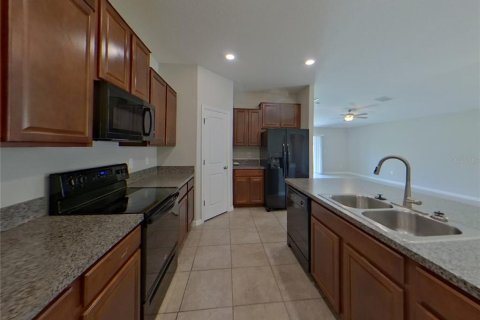 Casa en alquiler en Sun City Center, Florida, 4 dormitorios, 168.8 m2 № 1911912 - foto 5