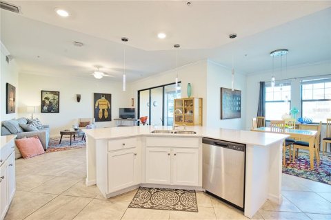Condo in Venice, Florida, 2 bedrooms № 2398417 - photo 11