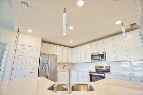 Condo in Venice, Florida, 2 bedrooms № 2398417 - photo 6