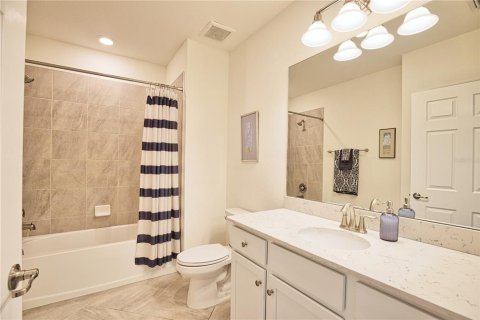 Condo in Venice, Florida, 2 bedrooms № 2398417 - photo 28