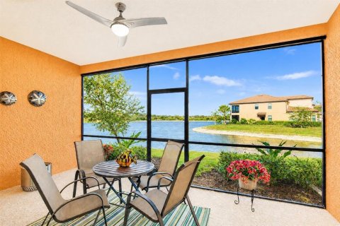 Condo in Venice, Florida, 2 bedrooms № 2398417 - photo 2