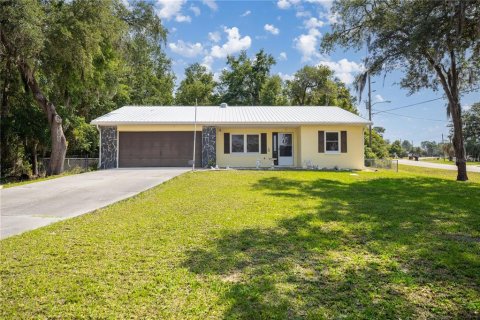 House in Homosassa, Florida 3 bedrooms, 134.89 sq.m. № 1678211 - photo 1