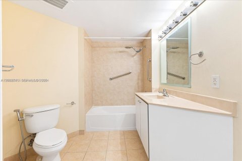 Copropriété à louer à Miami, Floride: 2 chambres, 106.84 m2 № 2377162 - photo 7