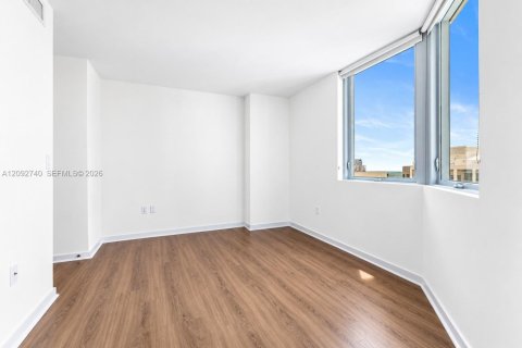 Copropriété à louer à Miami, Floride: 2 chambres, 106.84 m2 № 2377162 - photo 2