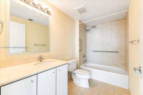 Copropriété à louer à Miami, Floride: 2 chambres, 106.84 m2 № 2377162 - photo 6