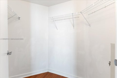Copropriété à louer à Miami, Floride: 2 chambres, 106.84 m2 № 2377162 - photo 8