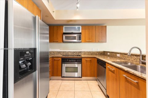 Copropriété à louer à Miami, Floride: 2 chambres, 106.84 m2 № 2377162 - photo 4
