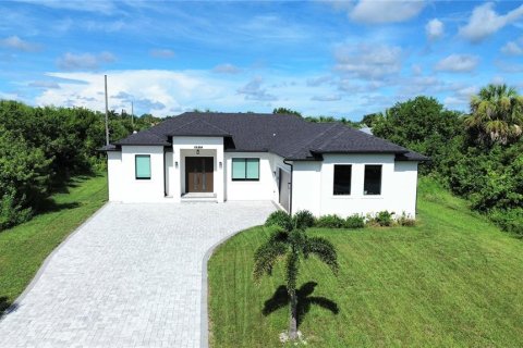 Villa ou maison à vendre à Port Charlotte, Floride: 3 chambres, 156.82 m2 № 2339070 - photo 2
