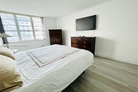 Condo in Miami Beach, Florida, 1 bedroom  № 2082616 - photo 6