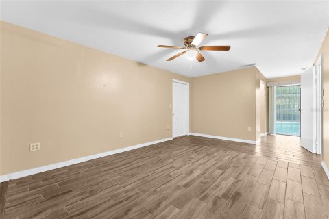 House in Bradenton, Florida 4 bedrooms, 234.95 sq.m. № 2379641 - photo 14