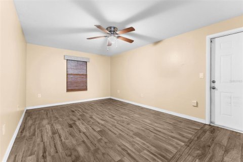 House in Bradenton, Florida 4 bedrooms, 234.95 sq.m. № 2379641 - photo 13