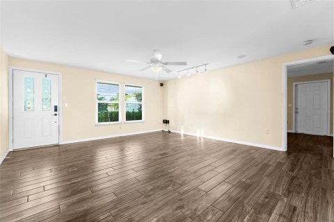 House in Bradenton, Florida 4 bedrooms, 234.95 sq.m. № 2379641 - photo 6