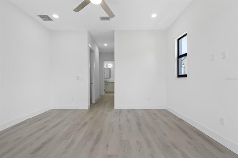 Townhouse in Tampa, Florida 3 bedrooms, 170.29 sq.m. № 2218869 - photo 16