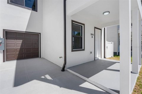 Townhouse in Tampa, Florida 3 bedrooms, 170.29 sq.m. № 2218869 - photo 8