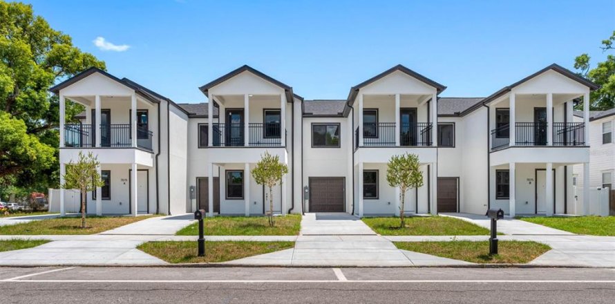 Townhouse in Tampa, Florida 3 bedrooms, 170.29 sq.m. № 2218869